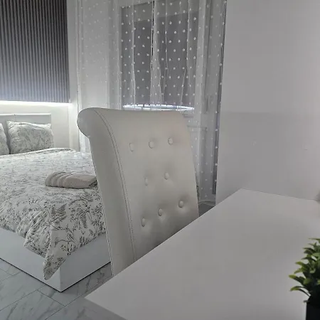 Pearl Apartment-city Center * Skopje