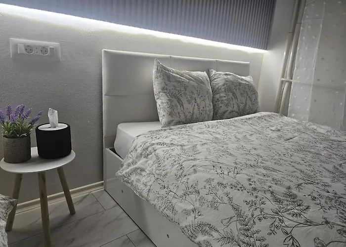 Lägenhet Pearl Apartment-city Center *